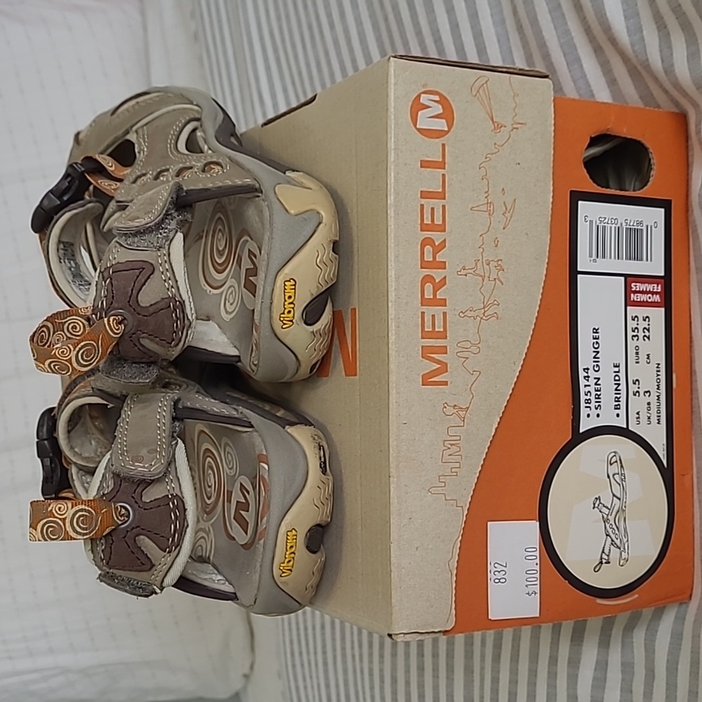 Merrell Sandals - Picture 2 of 4